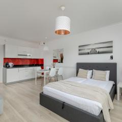 Modern Studio with Balcony 650 m from the Beach by Rent like home