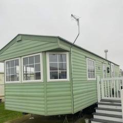 Lovely 6 Berth Caravan With Side Decking At Barmston Beach Ref 62018w