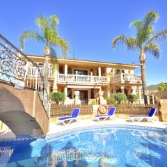 Villa rural en Málaga con piscina y vistas al mar