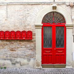 LA PORTA ROSSA