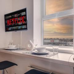 Sienna Studio Near Stoke Centre & Rail