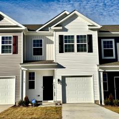 Luray Caverns New Townhome with 3 bedrooms with 1500sqft