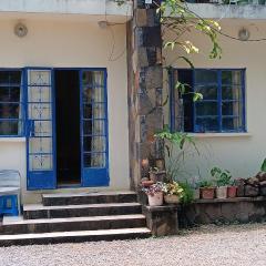 Chez Leone