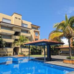 La Ropa Condo 5 min walk to the beach