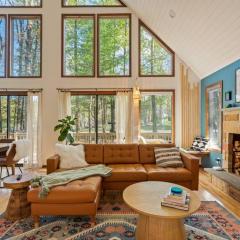 The Blue Forest Chalet - Kayak, Hike, Hot Tub