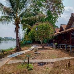 Bon Tai Oasis Bungalows