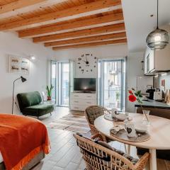 Numero 11 Piazza Amendola - by MyHomeInComo