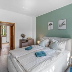 LeHaStays - Apartments Buckau 16a I Küche I Smart TV mit Netflix I toller Innenhof