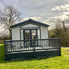 Modern homely Chalet in Tuxford