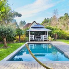 Villa avec piscine au coeur de la forêt