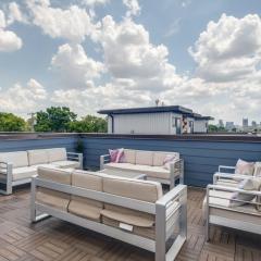 Modern Townhome, w/ Downtown Views, Rooftop Deck only 6min to Broadway