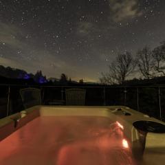 Fox Corner, Ambleside, romantic retreat for two, dog friendly, hot tub