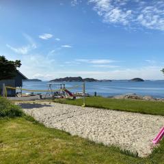 House by sea - Bergen, Norway. Free boat.