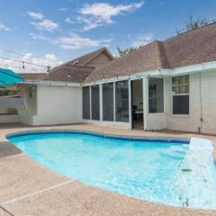 McAllen 4BR with Pool, Shopping & More