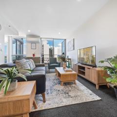 Glorious Central Canberra 1-Bed with Pool & Sauna