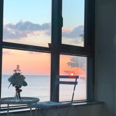 Ocean & sunrise View-10 seconds of beach walk - Three bedrooms