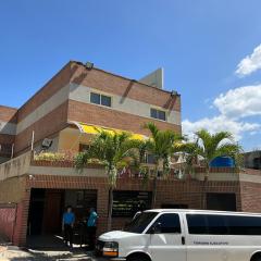 HOTEL MUEVETE POR VARGAS