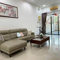 Air Putih 118 Homestay with PingPong