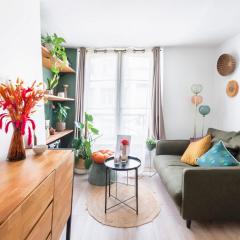 Bright colorful apartment in the heart of Paris - Welkeys