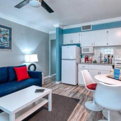 Sunset Beach Suites at Madeira Beach! Pet Friendly with Summer Breezes! - Suite 6