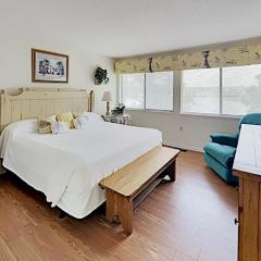 Relaxing Retreat Inviting Villa Pool Beach Access