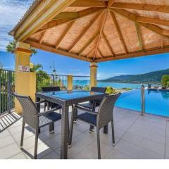 Beach Bliss Apartment- SeaViews-Wifi-Pool-Bbq