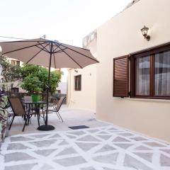 Kalliston City House with a Yard