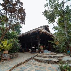 Ha Giang Xanh Homestay, Motorbikes and Loop Tours