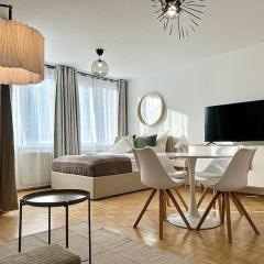 Chic Apartment - Quiet Area - Next to Hospital