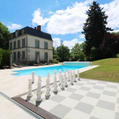Splendid Mansion IN SARLAT with heated pool and TENNIS COURT