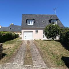 Maison avec jardin, WIFI à 600m de la mer à TREGASTEL Ref-58