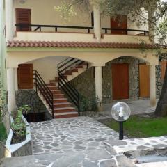 Appartement in Pisciotta mit Grill, Garten und Terrasse