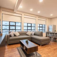 401 Location 3Bdrm 2bath apt with AC Rooftop