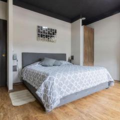 506 Great Location AC 1Bdrm 1bath apt Rooftop