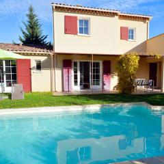 Luxury Provencal villa with AC, located in charming Luberon