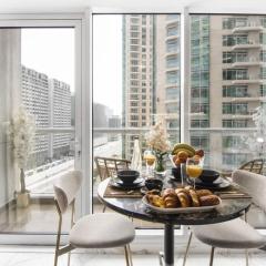 Stylish Studio Walk to Dubai Mall & Burj Khalifa with Pool, Gym & Balcony