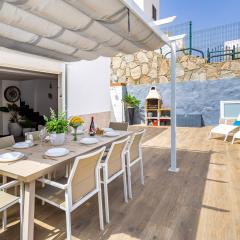 Casa BOSS Modern Villa with Studio Pool and Air Conditioning