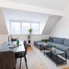 SYMPHONY Apartments 41 - Modern Loft with Terrace and Grill in Central Location