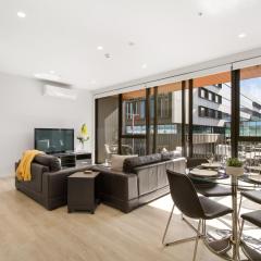 Heart of the CBD 2Bdrms 2Bthrms secure park