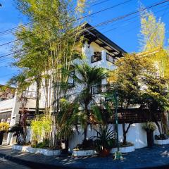 LarisZone-Luxury Courtyard Villa