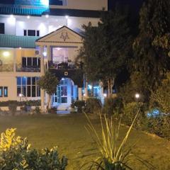 Hotel Amrit Resort