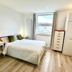 Large En-Suite Studio with private bath and kitchen In Canary Wharf 4