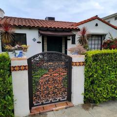 Encanto! Enchanted 3 bedroom private home near LACMA