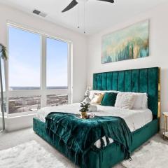 NEW! Emerald SkyLoft Penthouse Kingbed