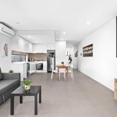 New Modern 2BR 2baths Apt in Homebush Sleeps 6