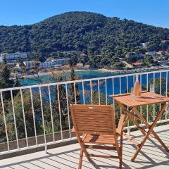 Studio apartment (Gudelj) with big terrace, sea view, free parking