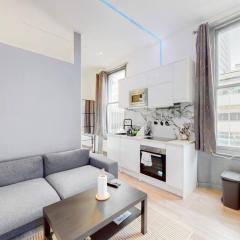 Apt for 4 with Aircon - 1min to Paddington Station