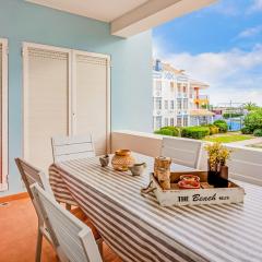 Golden 1 BDR Flat W/ Balcony & Pool by LovelyStay