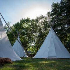 Außerhalb2 - Übernachten im Tipi