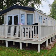 Stunning 2 Bed Static Caravan at Hoburne Devon Bay